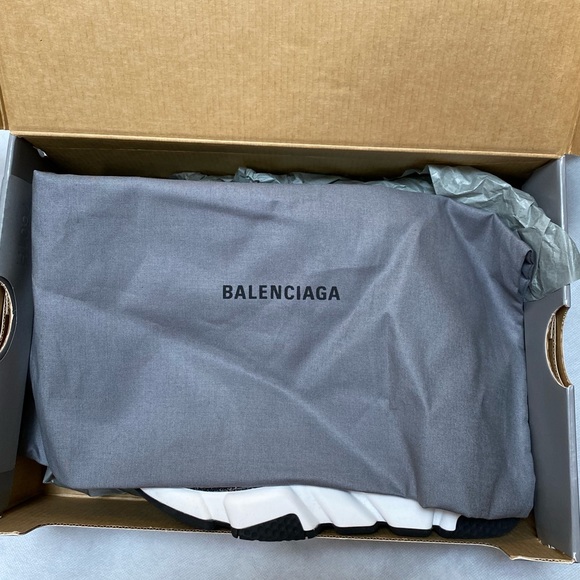 NIB Balenciaga SPEED TRAINERS Black/gold, 34 - Picture 16 of 16